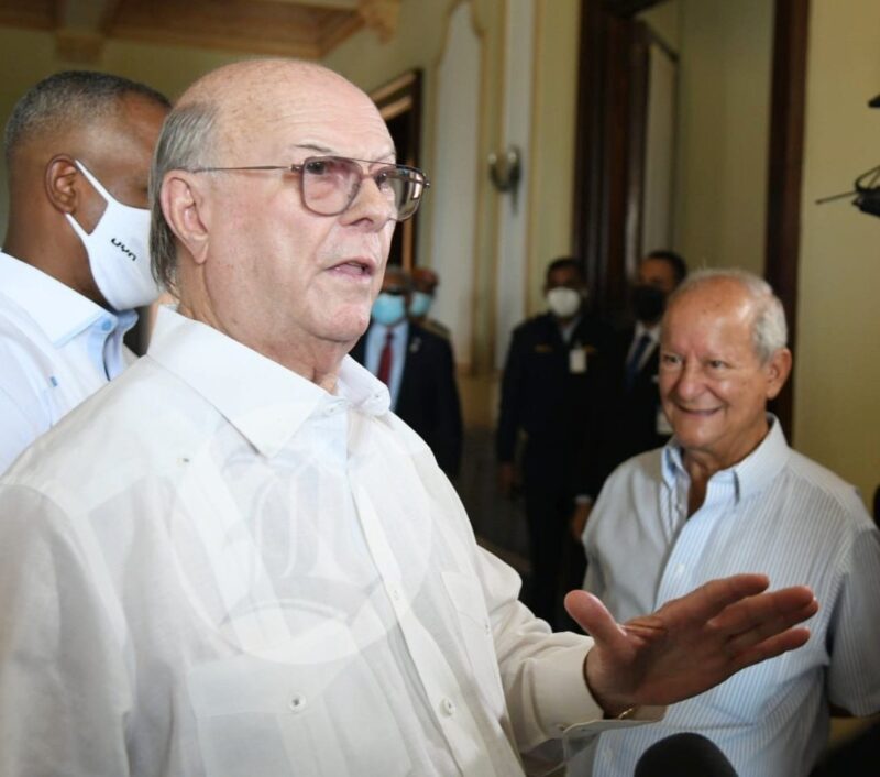 Hipolito Mejia , difícil de analizar . 