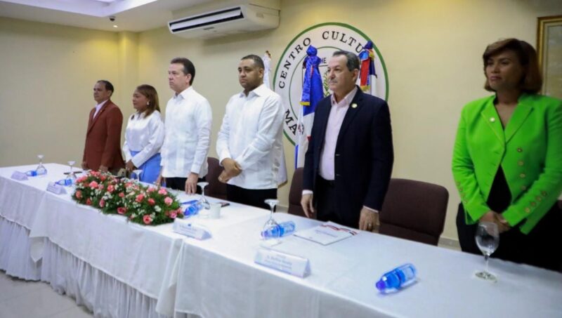 MICM y Promipyme entrega RD$70 millones prestamos en SPM, El Seibo y Hato Mayor 