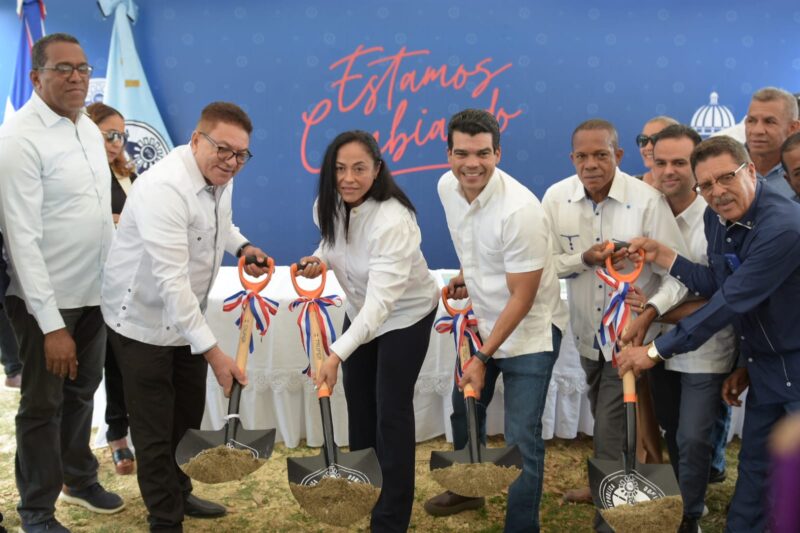 Wellington Arnaud deja iniciados trabajos de ampliación acueducto de Nagua