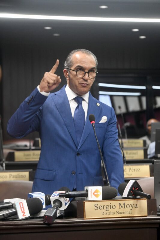 Diputado PRM niega vínculo al denominado caso Calamar dice estás dispuesto a renunciar a su condición de legislador si le prueban ha aceptado de forma irregular un sólo centavo en perjuicio del Estado