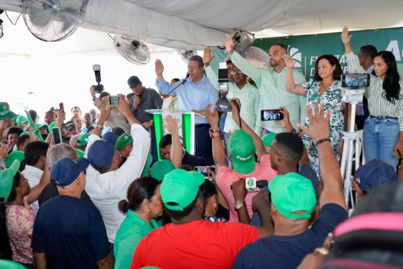 Leonel asegura que en febrero del 2024 sembrarán el país de alcaldes y alcaldesas de FP