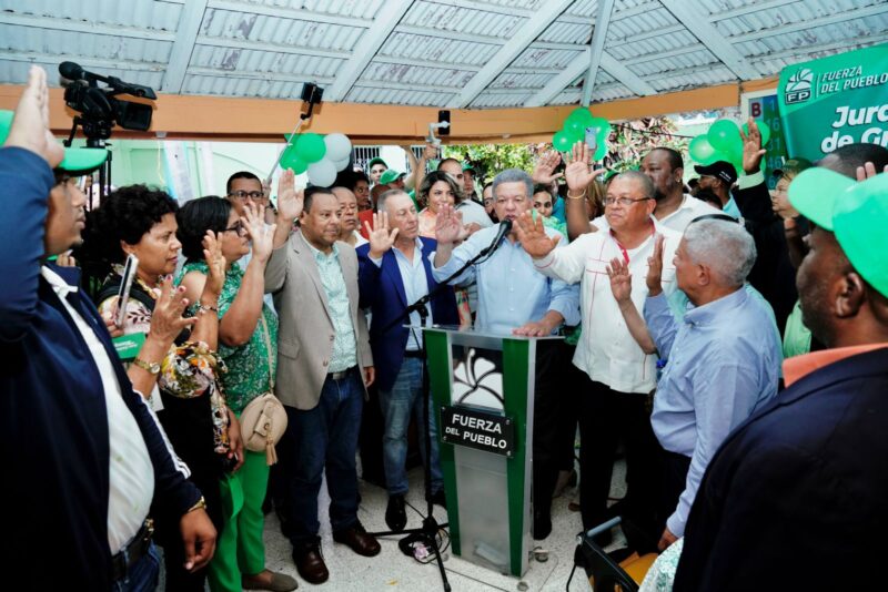 Leonel afirma este es un gobierno que da picazo y no construye nada