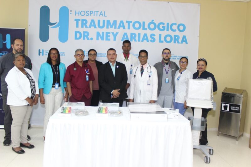 Ney Arias Lora adquiere moderno  Sonógrafo portátil y electrocardiógrafo; implementa estudios Sono Fast