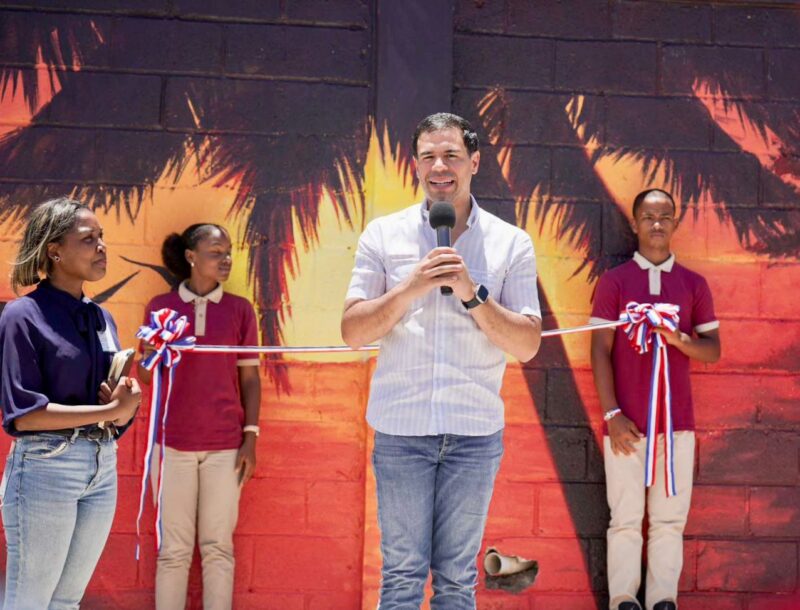 Roberto Ángel destaca compromiso de Abinader con sostenibilidad y desarrollo de los municipios