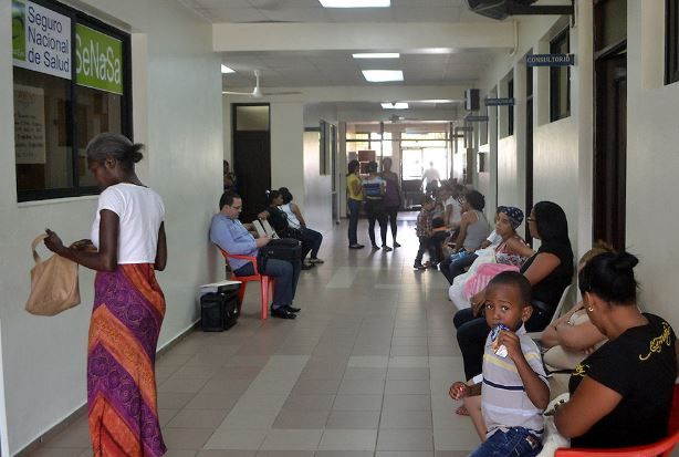 Más de cinco mil pacientes de la región Sur serán afectados por la reducción de presupuesto a fundación de cardiología. Roa Castillo lamenta situación porque es la primera vez que ocurre en 15 años.