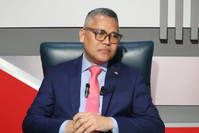 Carlos Peña afirma no pactará con quienes han hecho daño al país