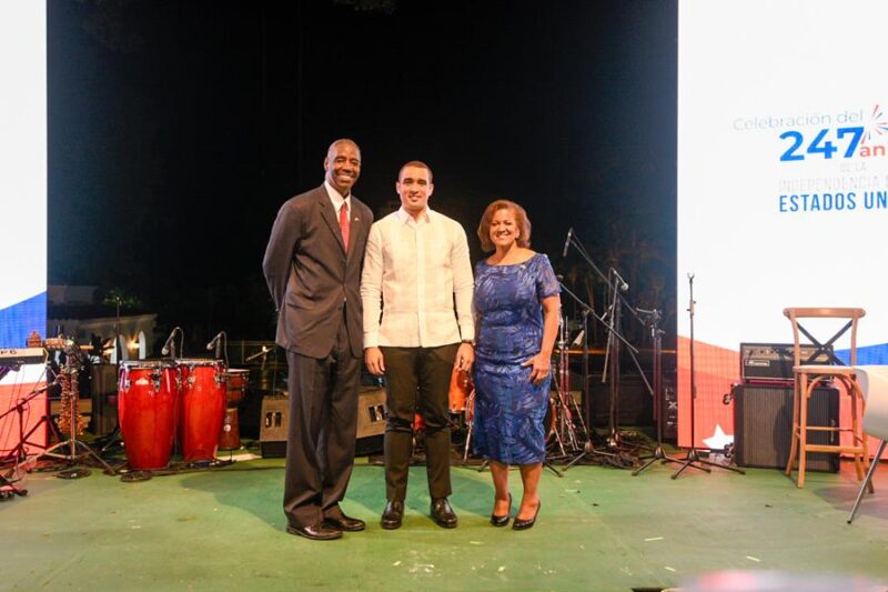 La Embajada de los EE.UU. celebra el 247 aniversario de la independencia estadounidense