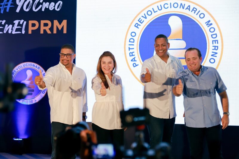 El Boli se juramenta en el PRM; llama a respaldar al presidente Luis Abinader