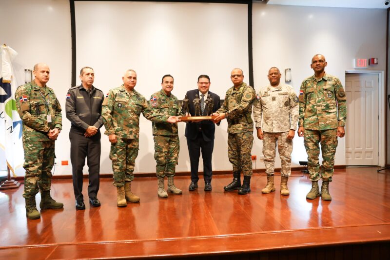 Aduanas mejora las condiciones laborales de su personal militar y policial