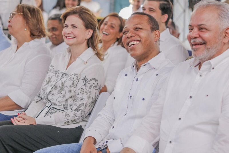 Edesur inaugura cuatro proyectos eléctricos en San Cristóbal y Baní con una inversión de RD$889 millones