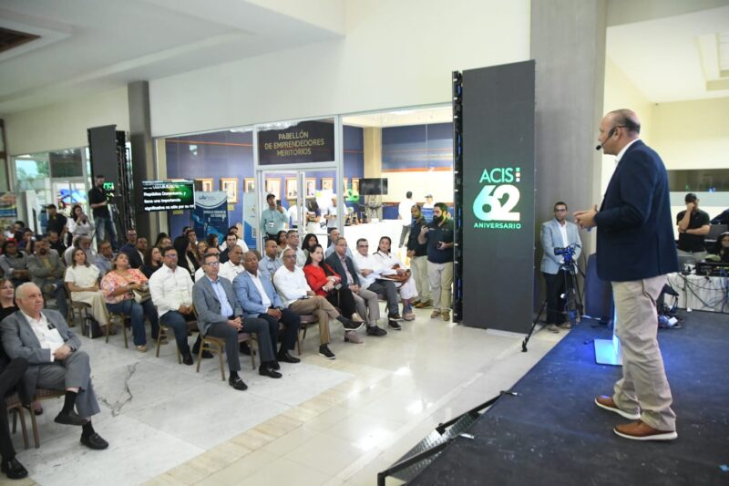 Director de Proindustria imparte conferencia sobre Innovación y Competitividad Industrial en Santiago  