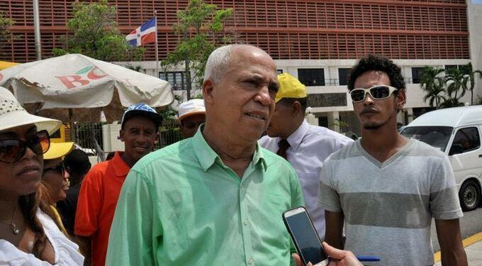 Aplazan juicio contra el abogado Johnny Portorreal acusado de estafar 283 personas de apellido Rosario