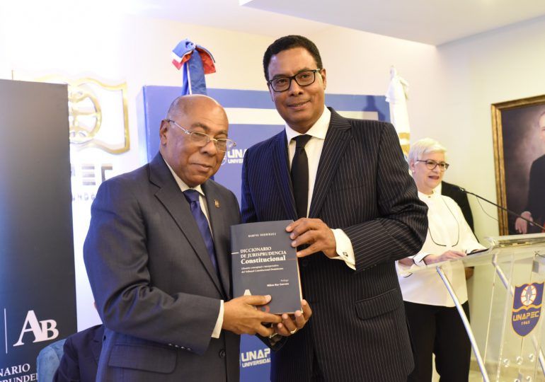 Ray Guevara destaca Diccionario Constitucional del jurista Namphi Rodríguez