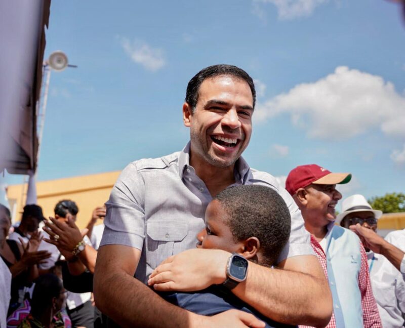 Roberto Ángel afirma política social de Abinader es efectiva y permanente en Monte Plata y el país
