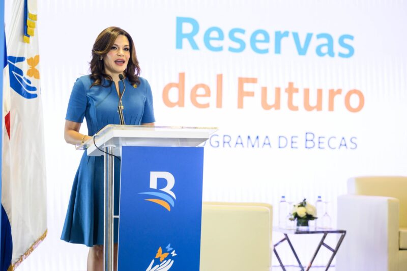 Voluntariado Banreservas presenta “Reservas del Futuro”, un programa de becas para nuevos estudiantes universitarios