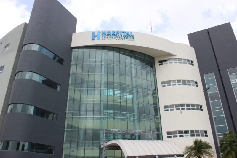 Ney Arias Lora brinda asistencia a colaboradores SNS resultaron lesionados en accidente de tránsito