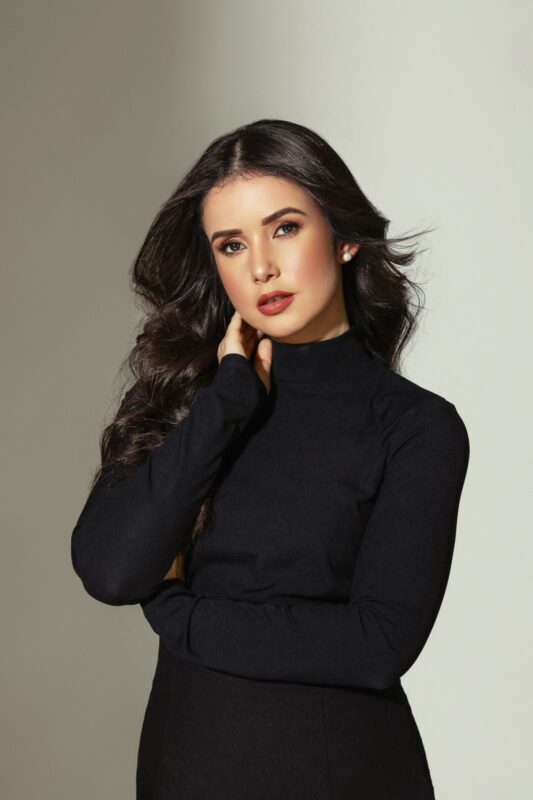 De Cerca con Karina Alarcón, Temporada I: La Silla