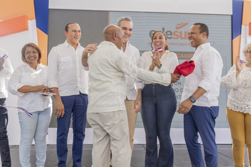 Presidente Abinader inaugura cinco proyectos eléctricos de Edesur en San Juan con inversión de más de RD$43,000,000.00