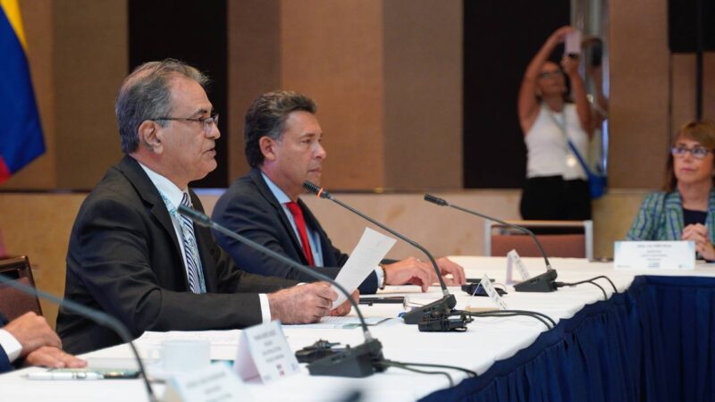 Presidente Tribunal Superior Electoral quien ostentaba la presidencia compartida protémpore de UNIORE, con la Junta Central Electoral realiza traspaso de mando a Tribunal Electoral de Panamá