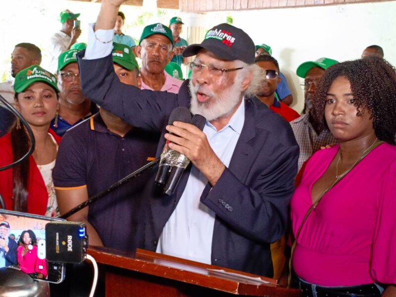 Juan Hubieres «El ministro de Educación debe estar preso igual que otros funcionarios del pasado gobierno «