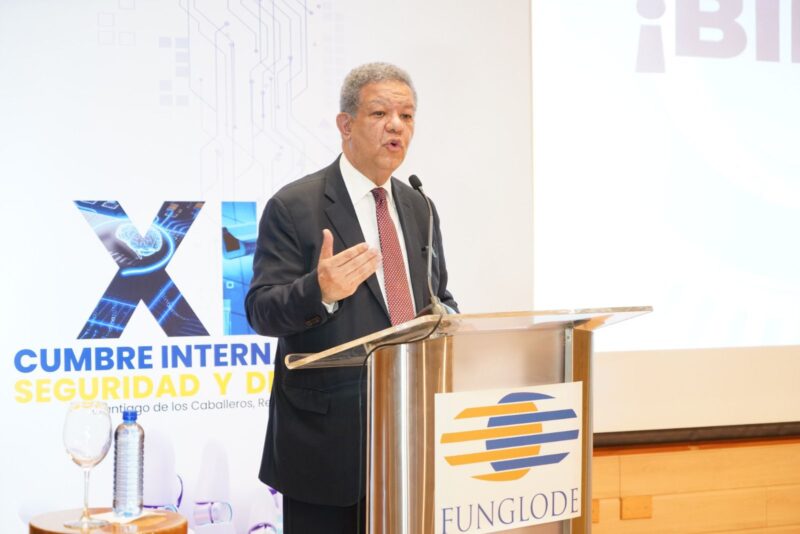 Leonel encabeza en Santiago el inicio de la XIV cumbre internacional de seguridad y defensa