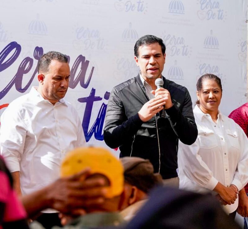 Roberto Ángel encabeza la acción social del Gobierno en San José de Ocoa