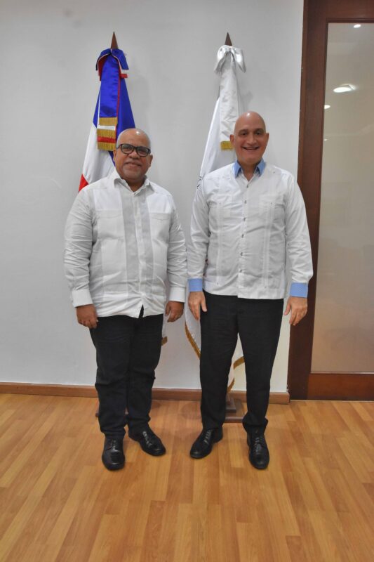 Ministro de Economía y director de Promipyme dialogan sobre planificación del microcrédito como herramienta para el desarrollo