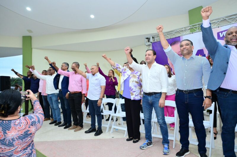 Abel traza pautas a peledeístas; llama a trabajar con compromiso y corazón