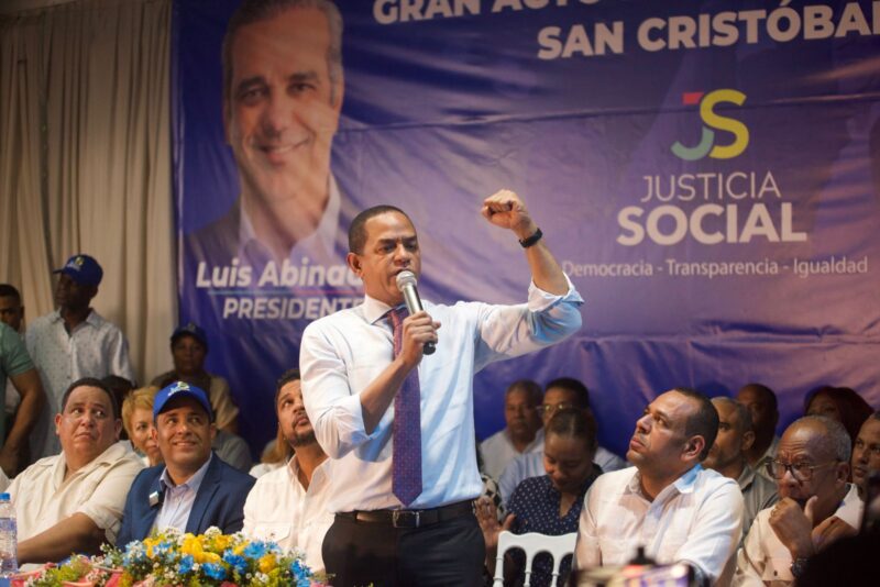 Justicia Social juramenta a Oliver Santos y a más de 500 dirigentes que pertenecían al PLD en San Cristóbal