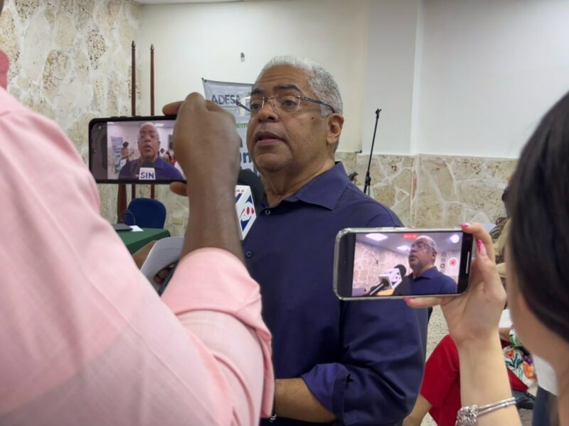 Candidato a diputado Chanel Rosa aboga por una mayor y mejor inversión en el sector salud.