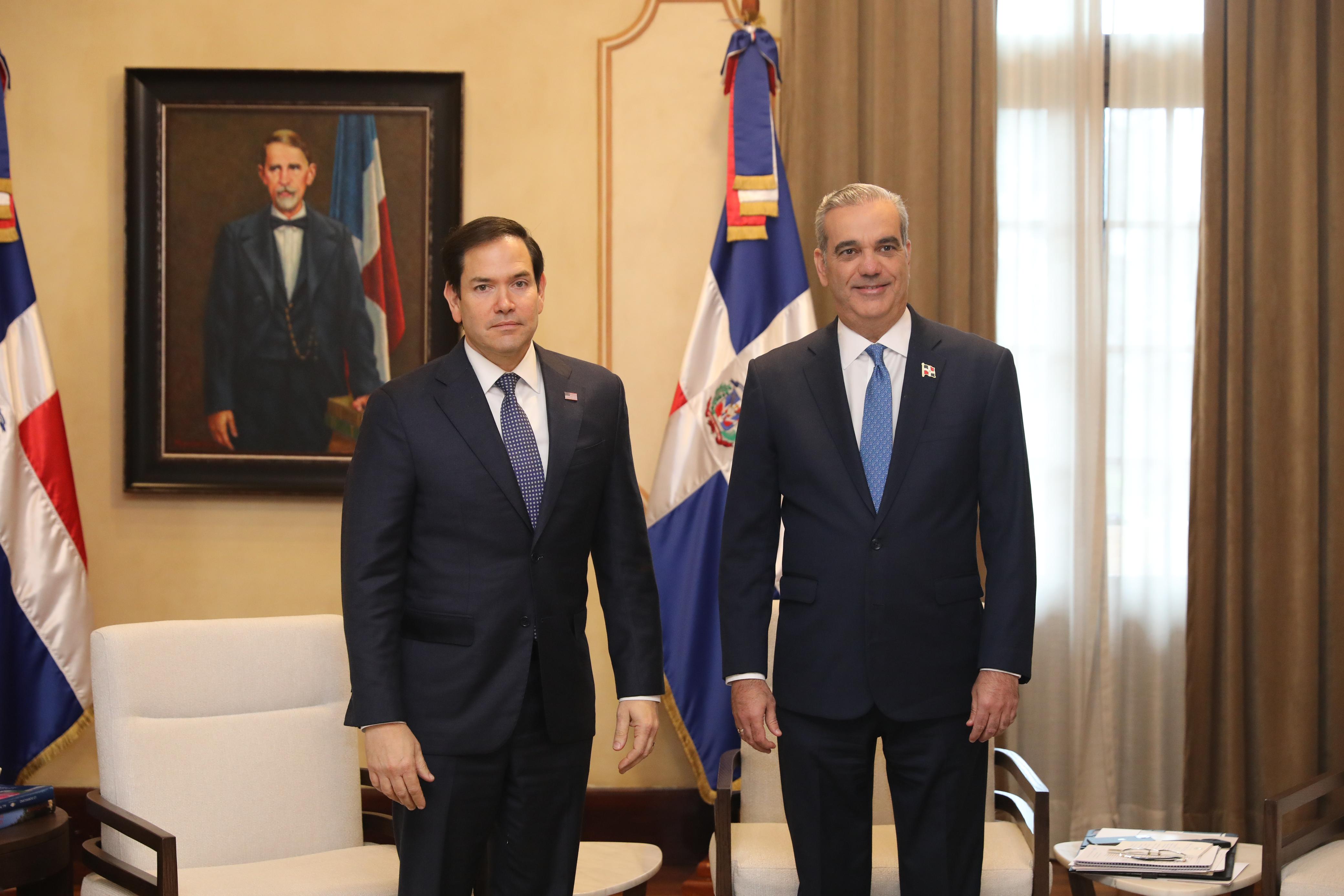 Presidente Abinader recibe en su Despacho al secretario de Estado de EE.UU., Marco Rubio