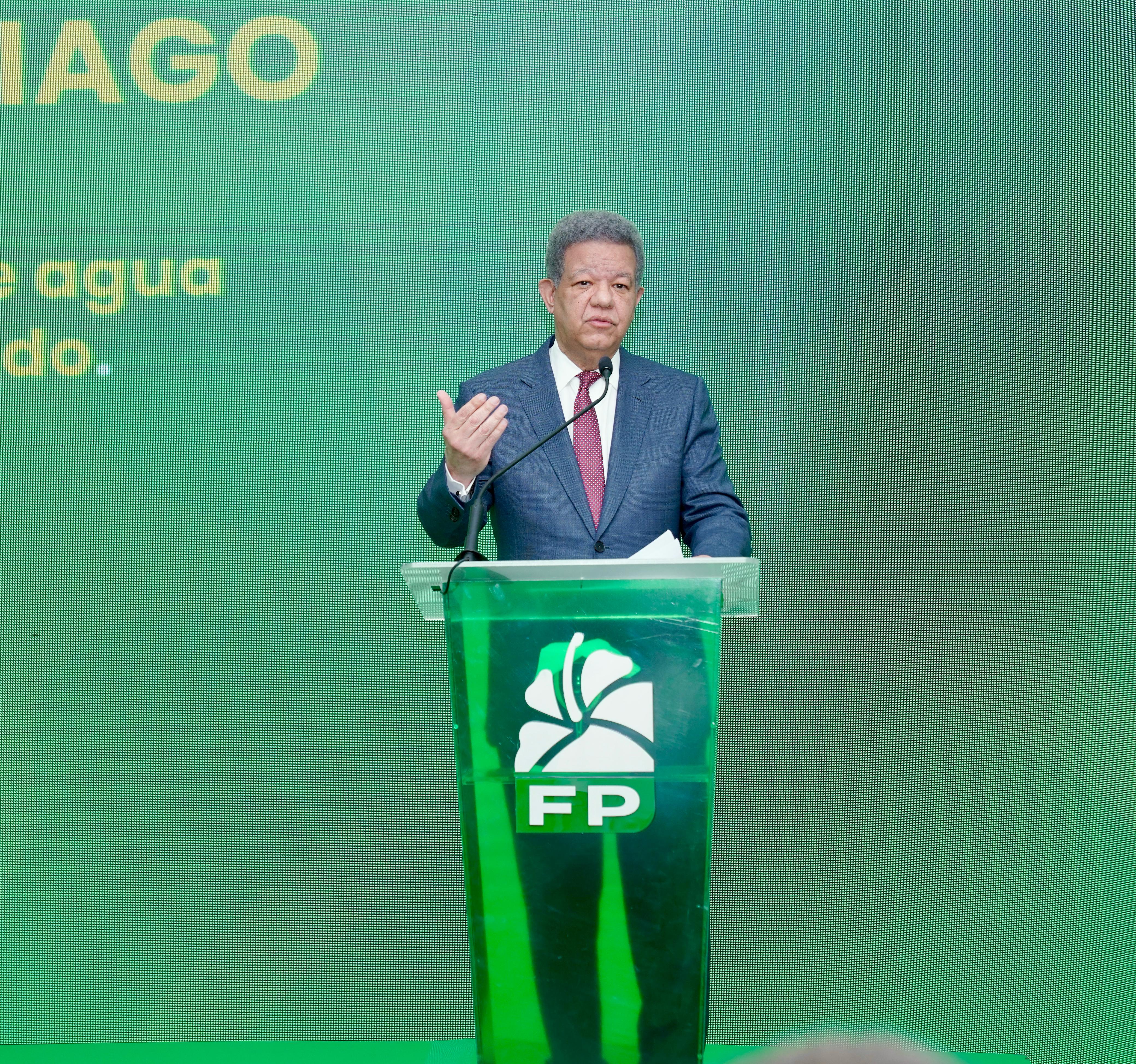 Leonel responde con firmeza a Abinader: «Hagamos un recorrido para mostrarle la realidad del país»