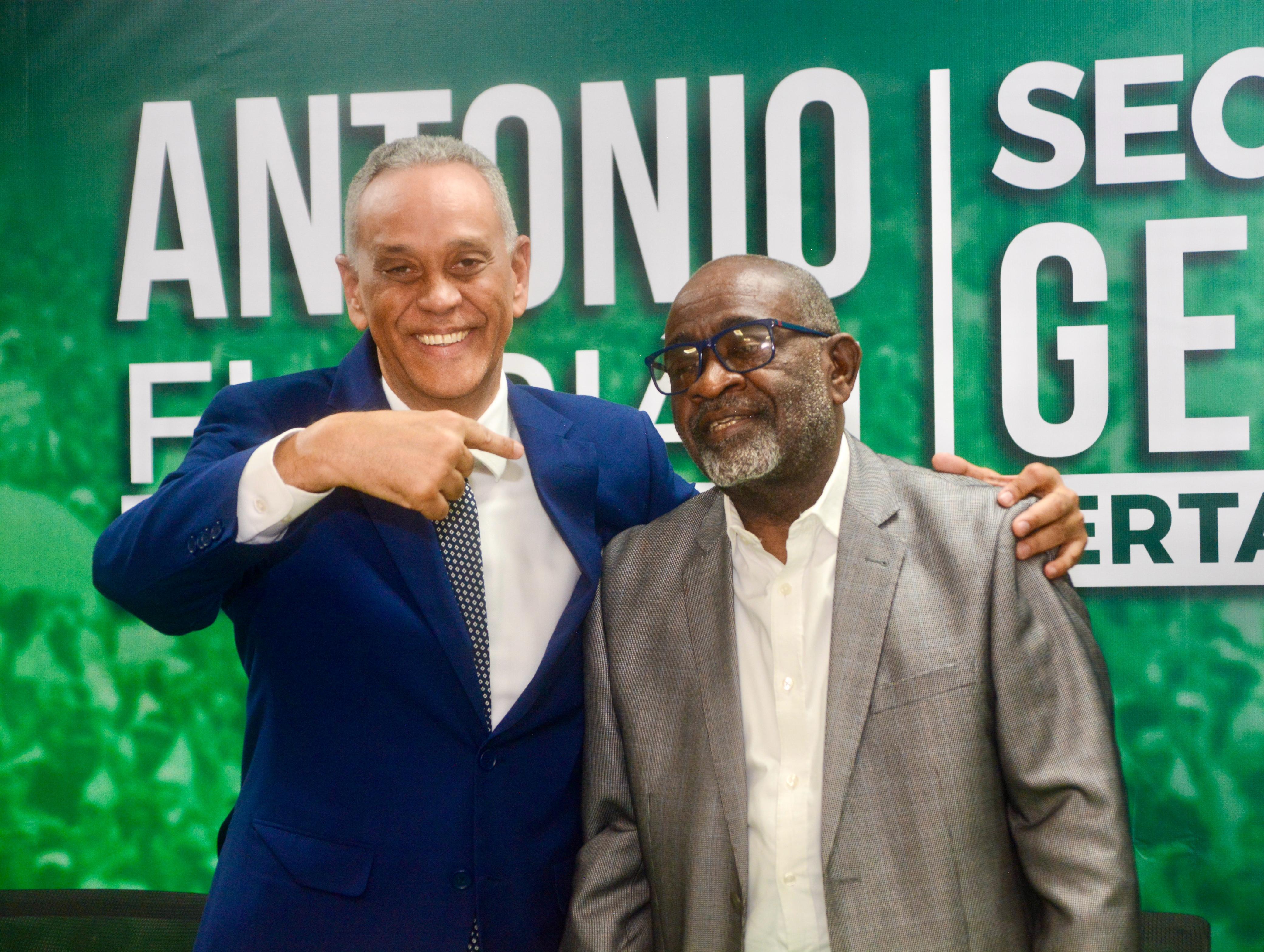 Manolo Pichardo declina su candidatura a la Secretaría General de la FP y anuncia apoyo a Antonio Florián