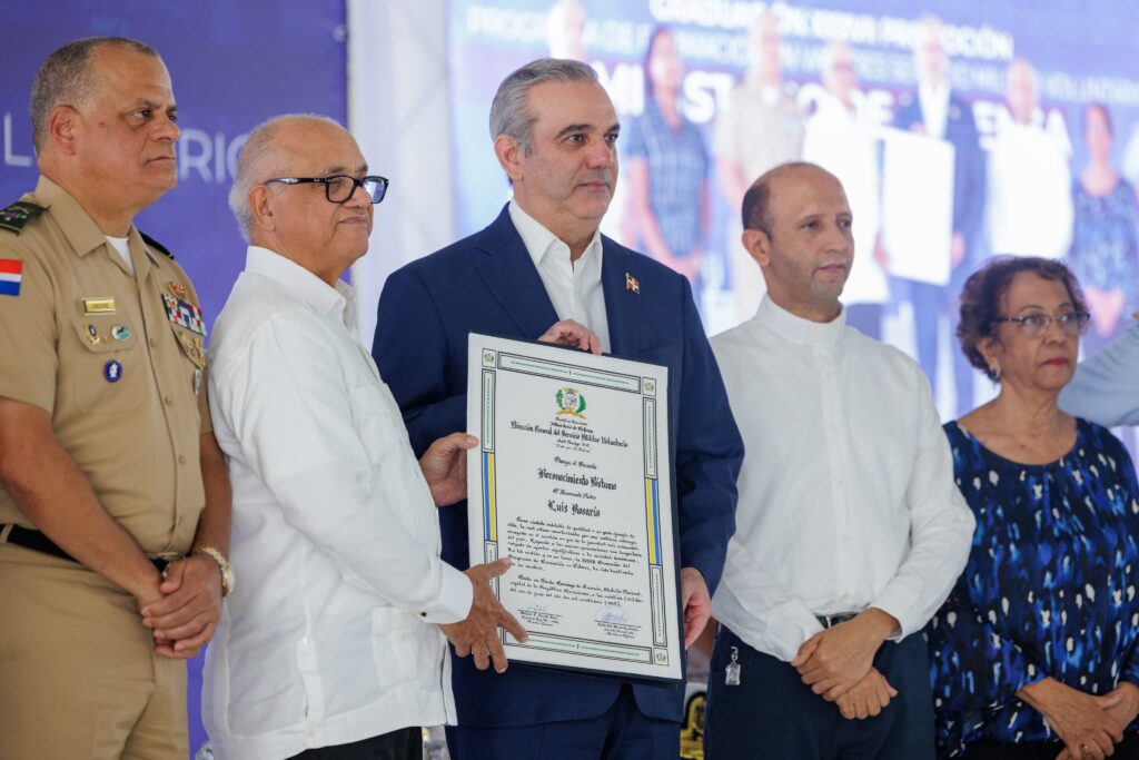 Presidente Abinader encabeza graduación y toma juramento de más de 5 mil jóvenes del Servicio Militar Voluntario