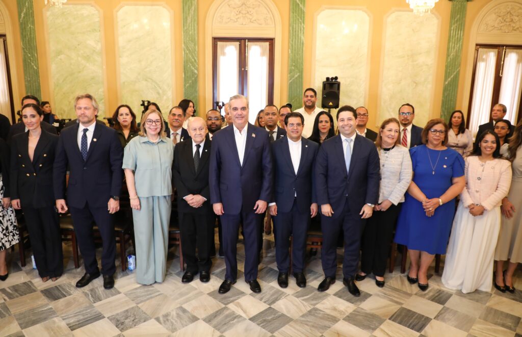 Presidente Abinader juramenta Comité Científico del HUB de Innovación Punta Bergantín que impulsará el desarrollo nacional 