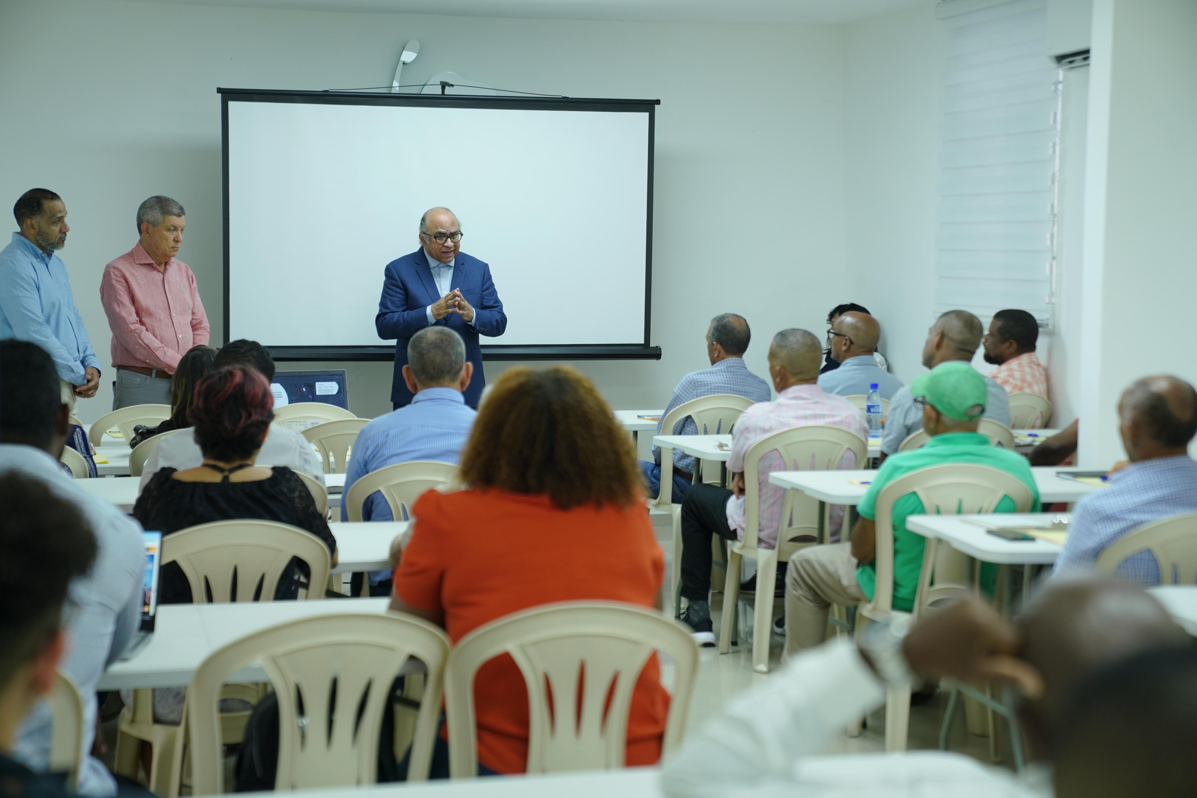 Fuerza del Pueblo inicia curso de multiplicadores en Administración Electoral