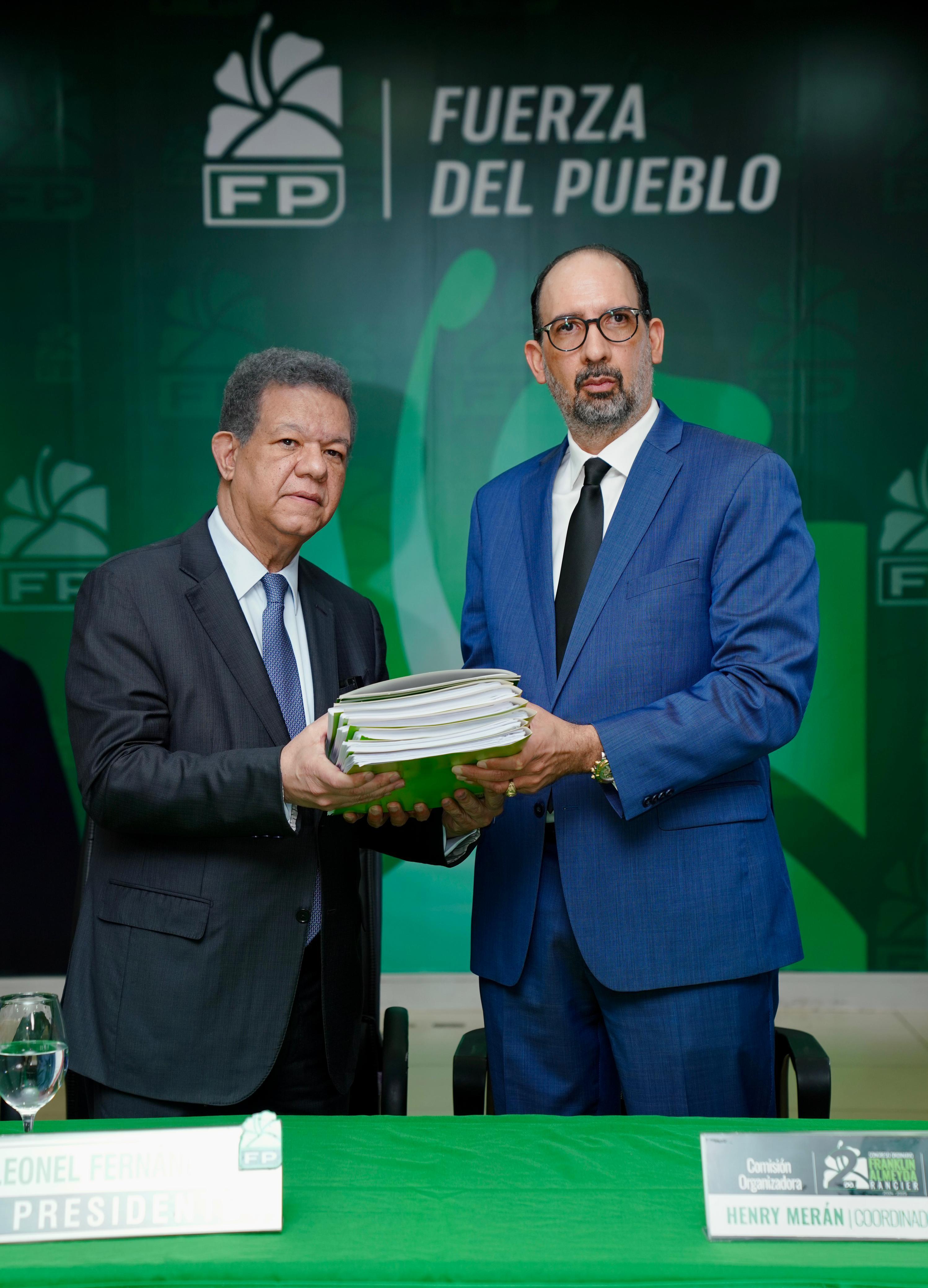 Fuerza del Pueblo avanza en etapa de revisión tras inscripción de 2,228 aspirantes a cargos internos