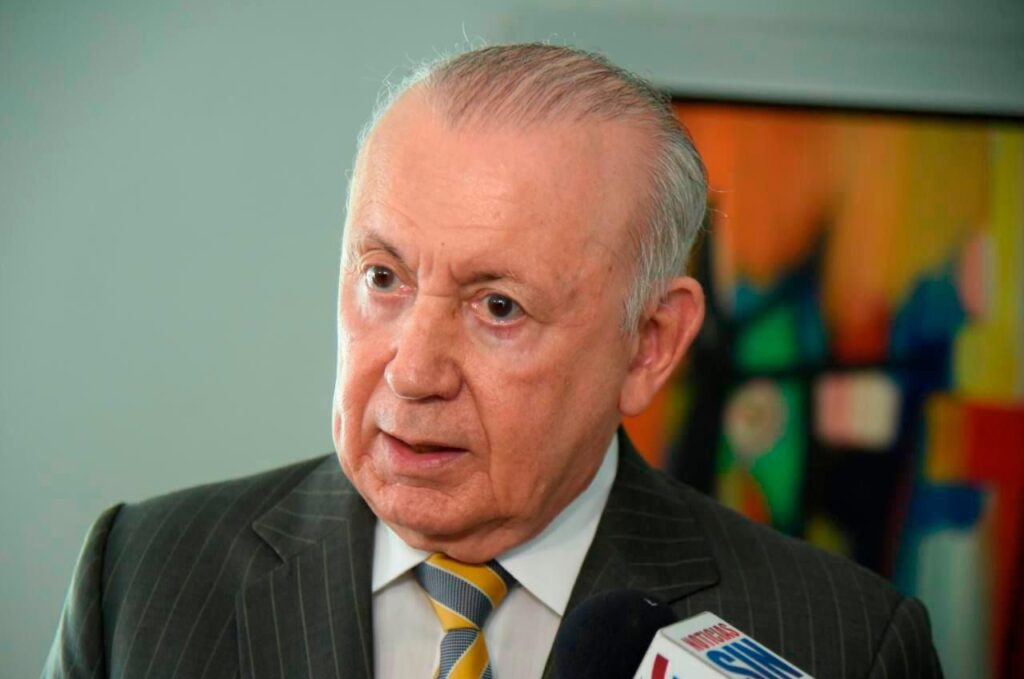 Alburquerque demanda explicación del reparto irregular de bonos navideños