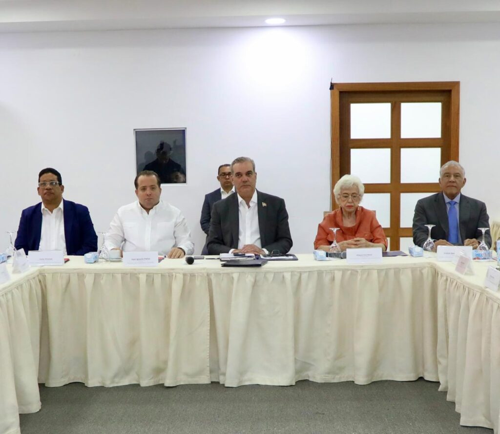 Presidente Abinader encabeza primera reunión de la Comisión Presidencial de Transparencia y Anticorrupción (CPTA)