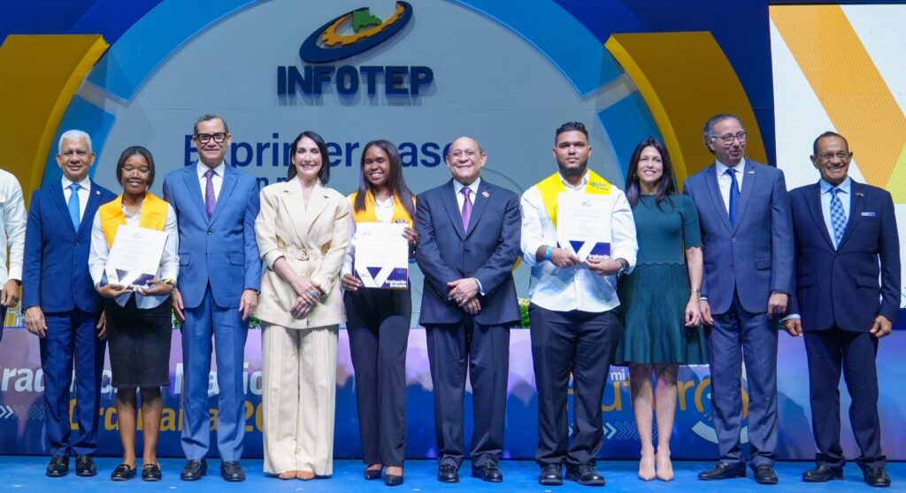 Líderes políticos, sindicales y empresariales aplauden a INFOTEP por su contribución al futuro laboral del país