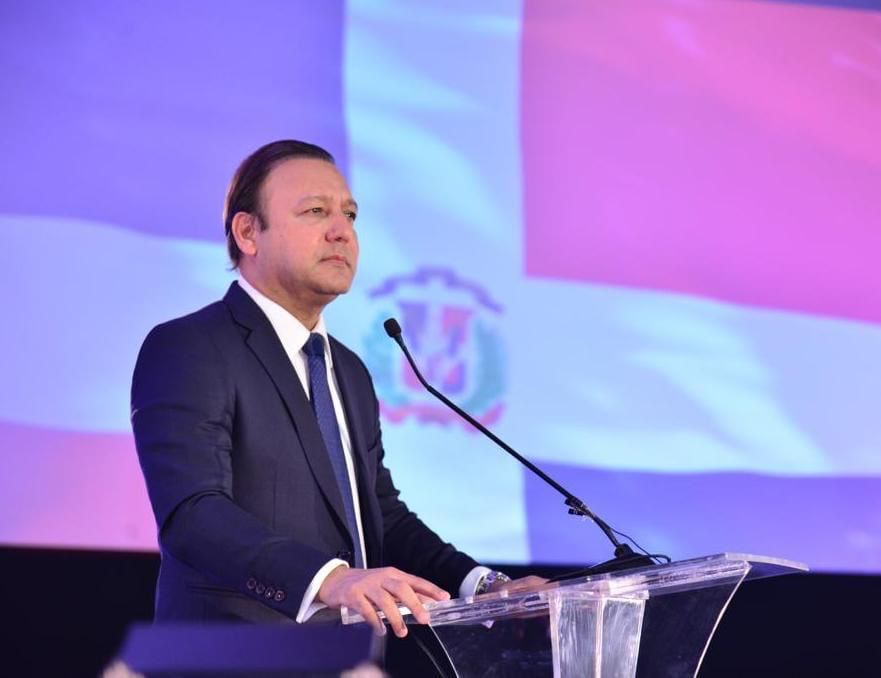 Abel Martínez lanza gritos de guerra en el PLD y gritos de amor en el pueblo