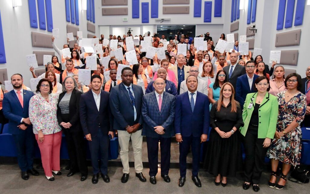 INTRANT e INFOTEP certifican a 80 facilitadores para educar a miles de transportistas y motociclistas