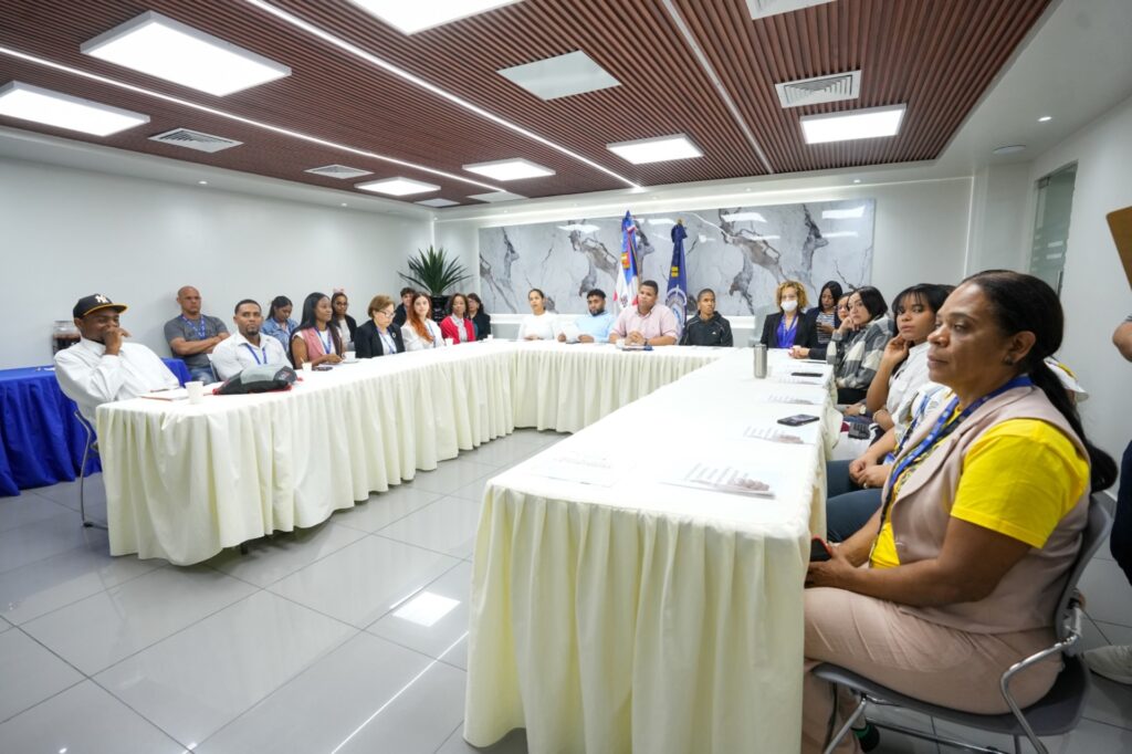 APORDOM promueve la mente y actitud positiva en el 2025