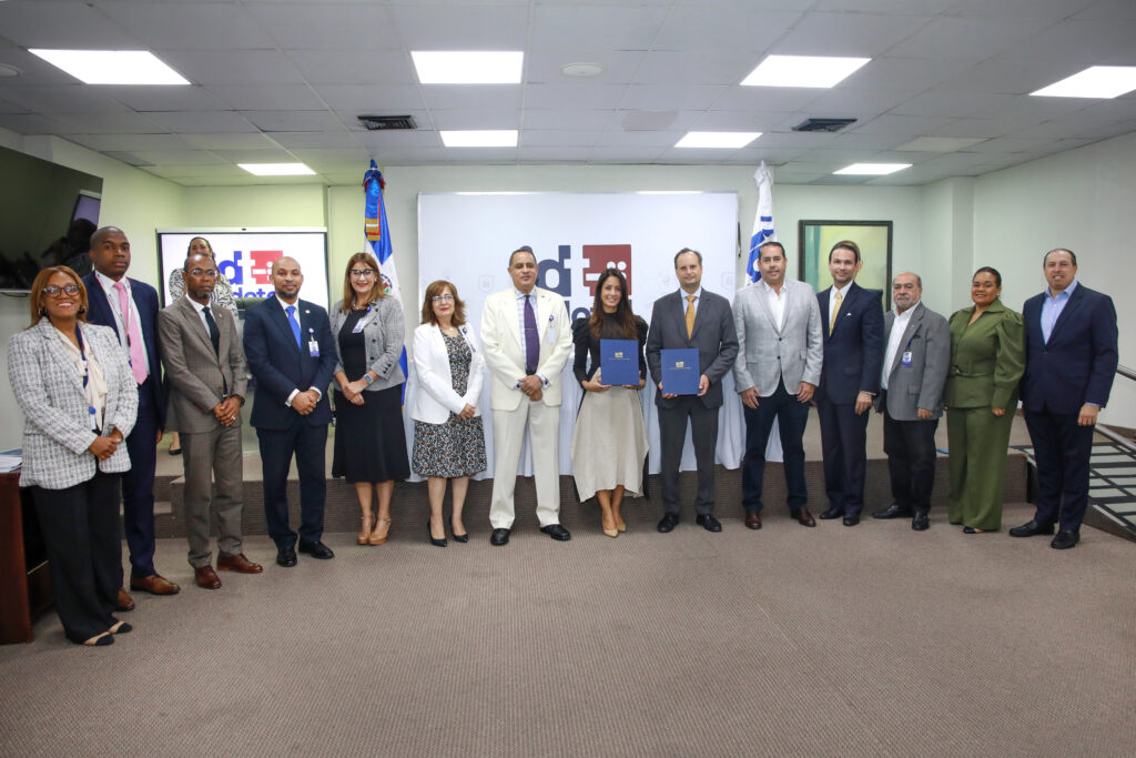 INDOTEL firma contrato para adquisición de edificio propio