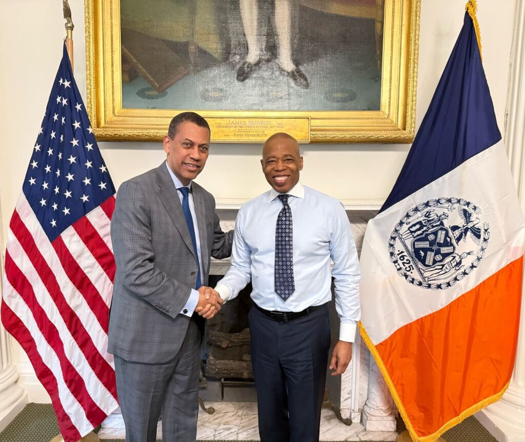 Presidente del INDOTEL y alcalde de Nueva York dialogan sobre ciberseguridad y transformación digital