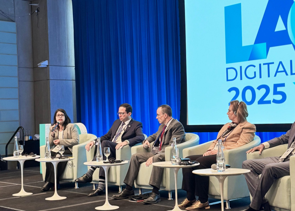 Ministro de Administración Pública destaca en la Cumbre Digital Global los avances del país en la transformación del Estado