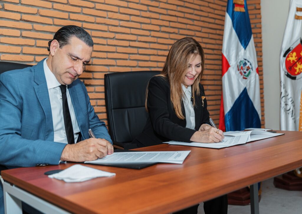 ADN y Finjus firman acuerdo para el fortalecimiento de la seguridad ciudadana en el Distrito Nacional