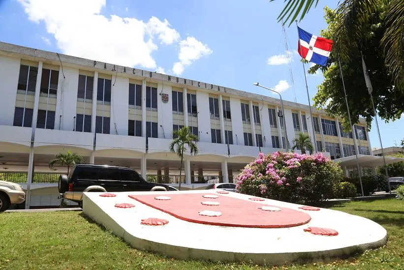 FP denuncia que regidores del PRM en Santiago aprueban venta irregular de solar municipal y transferencia de fondos