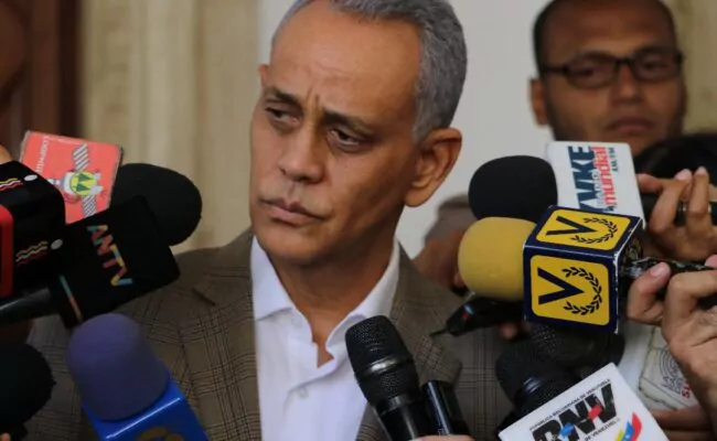 Manolo Pichardo dice que el canciller admite que el Gobierno delega funciones soberanas a organismos internacionales