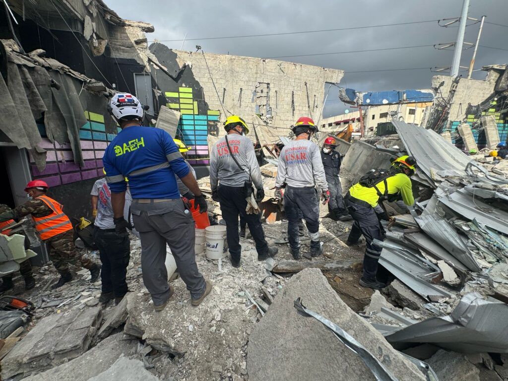 Delegaciones de rescatistas de Puerto Rico y de la comunidad judía de origen mexicano, destacan rol del gobierno ante tragedia Jet Set y profesionalismo de socorristas dominicanos